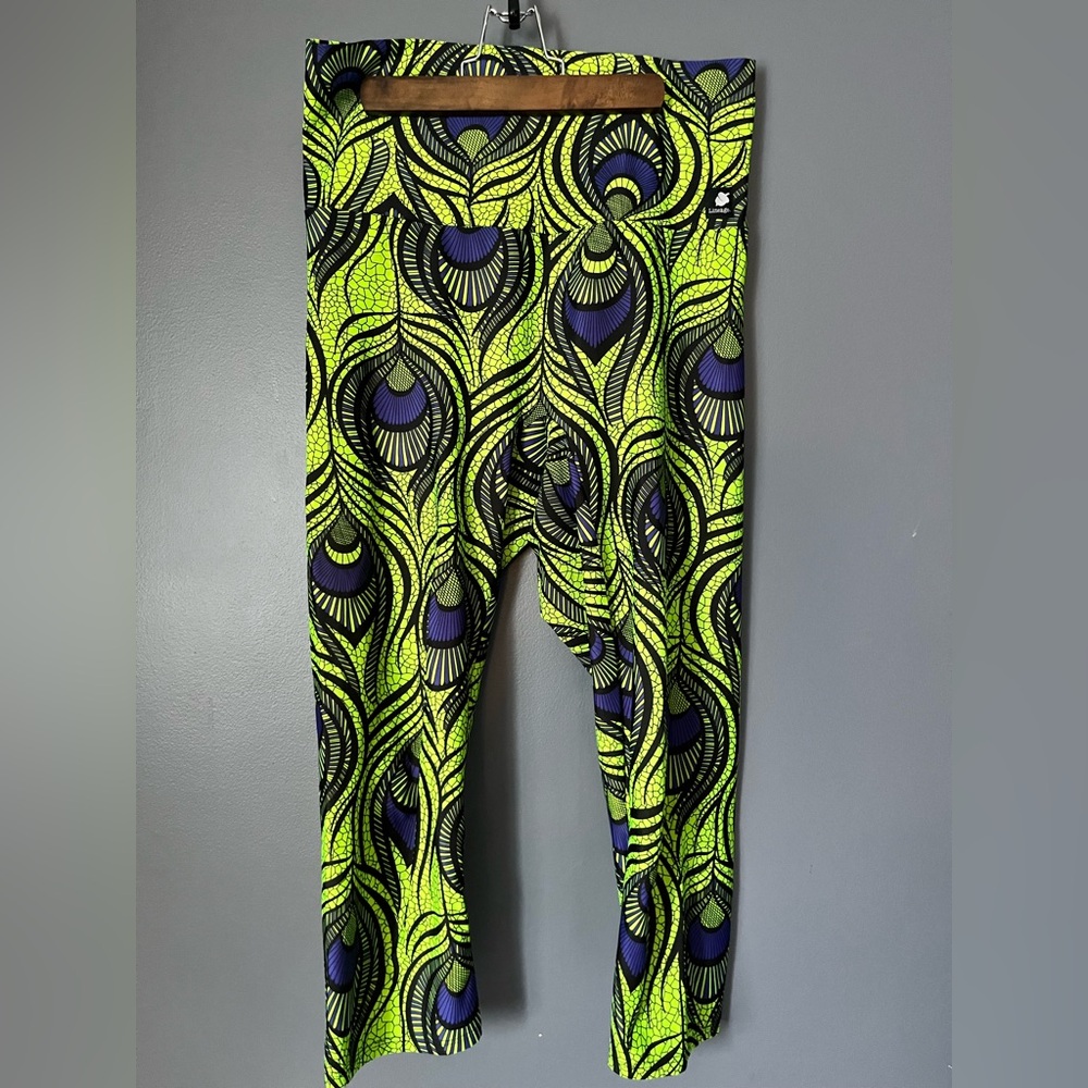 Vibrant Green and Black Patterned Leggings
